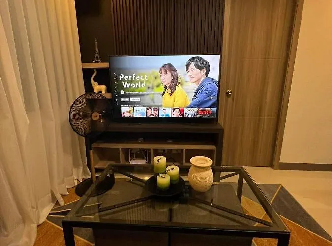 Apartment Urban Oasis: Prime With Airport Convenience *