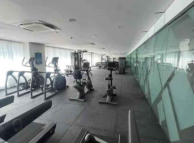 Urban Oasis: Prime With Airport Convenience * Manila