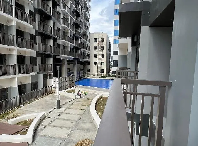 Apartment Urban Oasis: Prime With Airport Convenience *