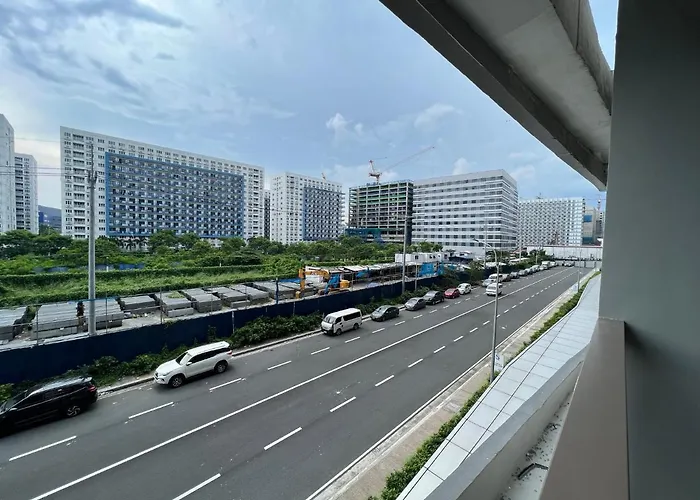 Apartment Urban Oasis: Prime With Airport Convenience *