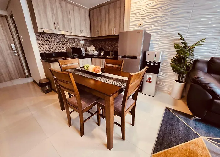 Apartment Urban Oasis: Prime With Airport Convenience *