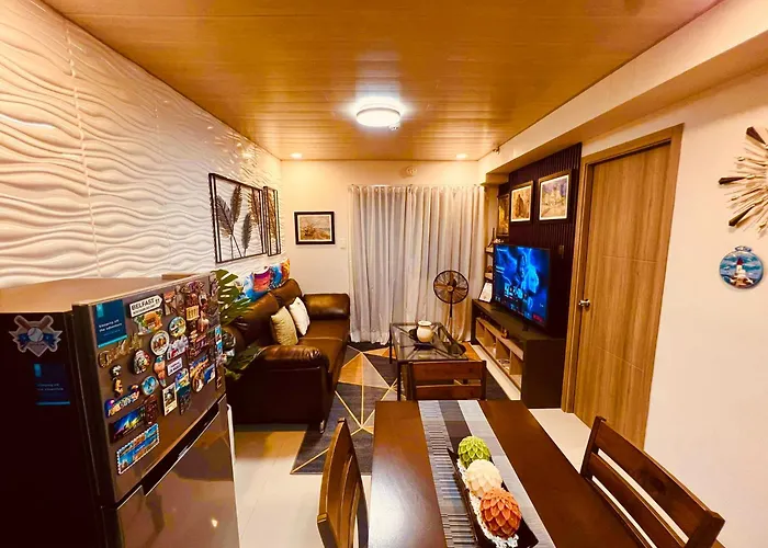 Urban Oasis: Prime With Airport Convenience Apartment
