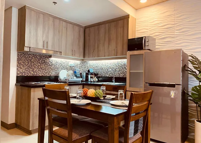 Urban Oasis: Prime With Airport Convenience Apartment